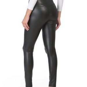 7 For All Mankind Vegan Faux Liquid Leather Leggings Pants NWT